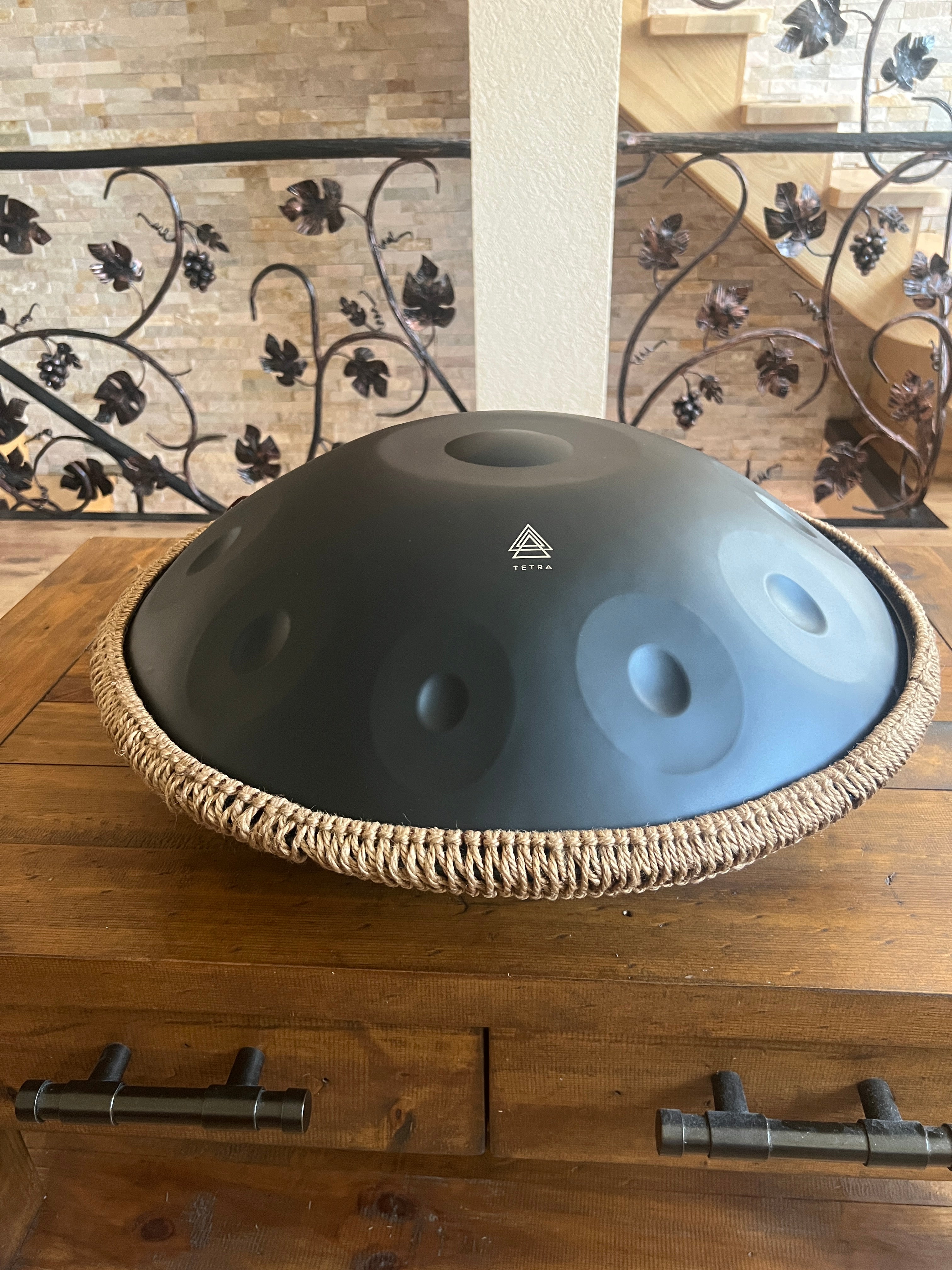 Tetra Handpan | D Kurd | 10 Notes | Stainless Steel | Black | 440 Hz