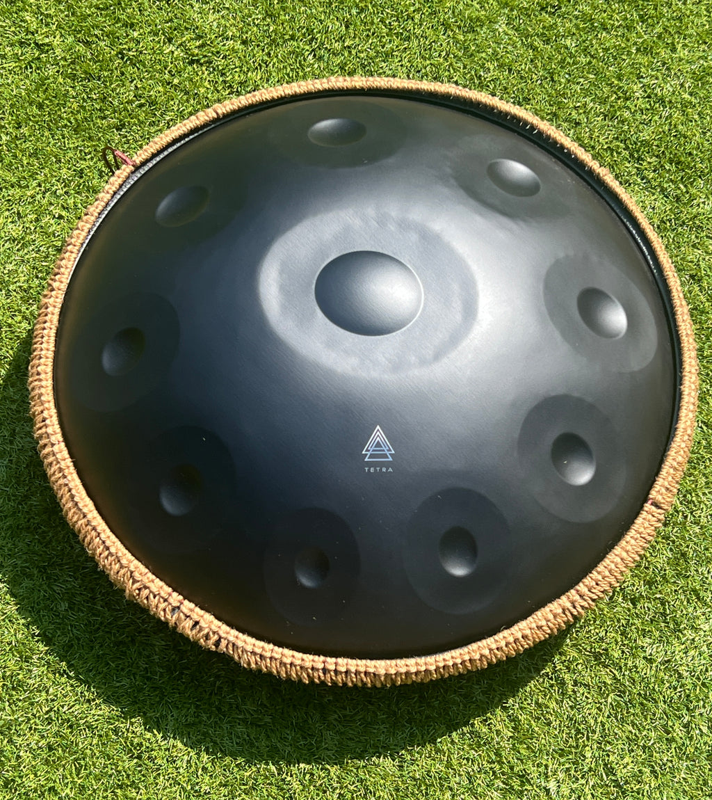Tetra Handpan | D Kurd | 10 Notes | Stainless Steel | Black | 432 Hz