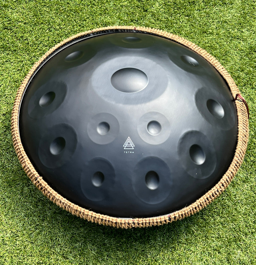 Tetra Handpan | D Kurd | 12 Notes | Stainless Steel | Black Matt | 432 Hz