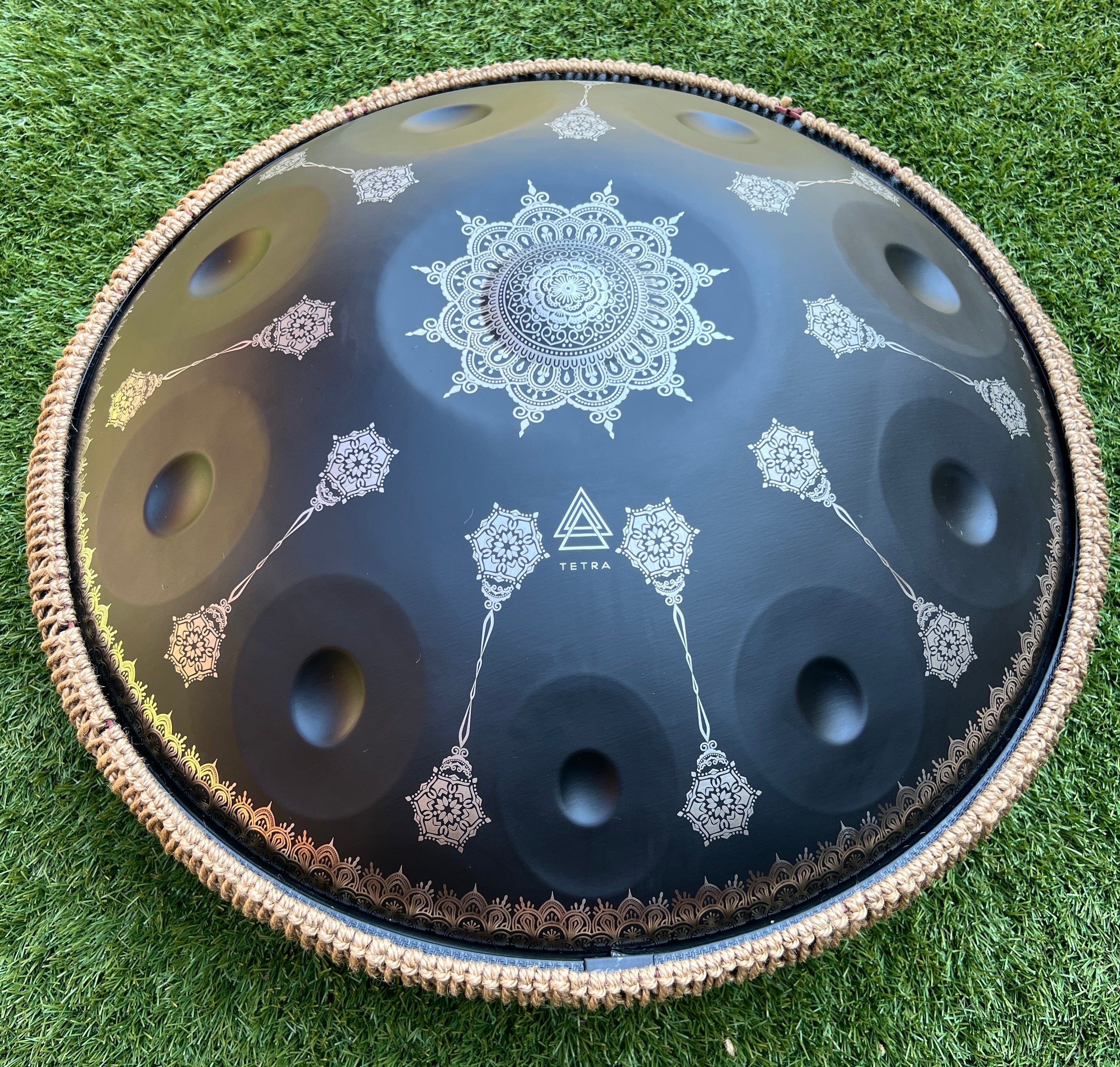 Tetra Handpan | D Kurd | 10 Notes | Black Mandala| 432 Hz – Tetra