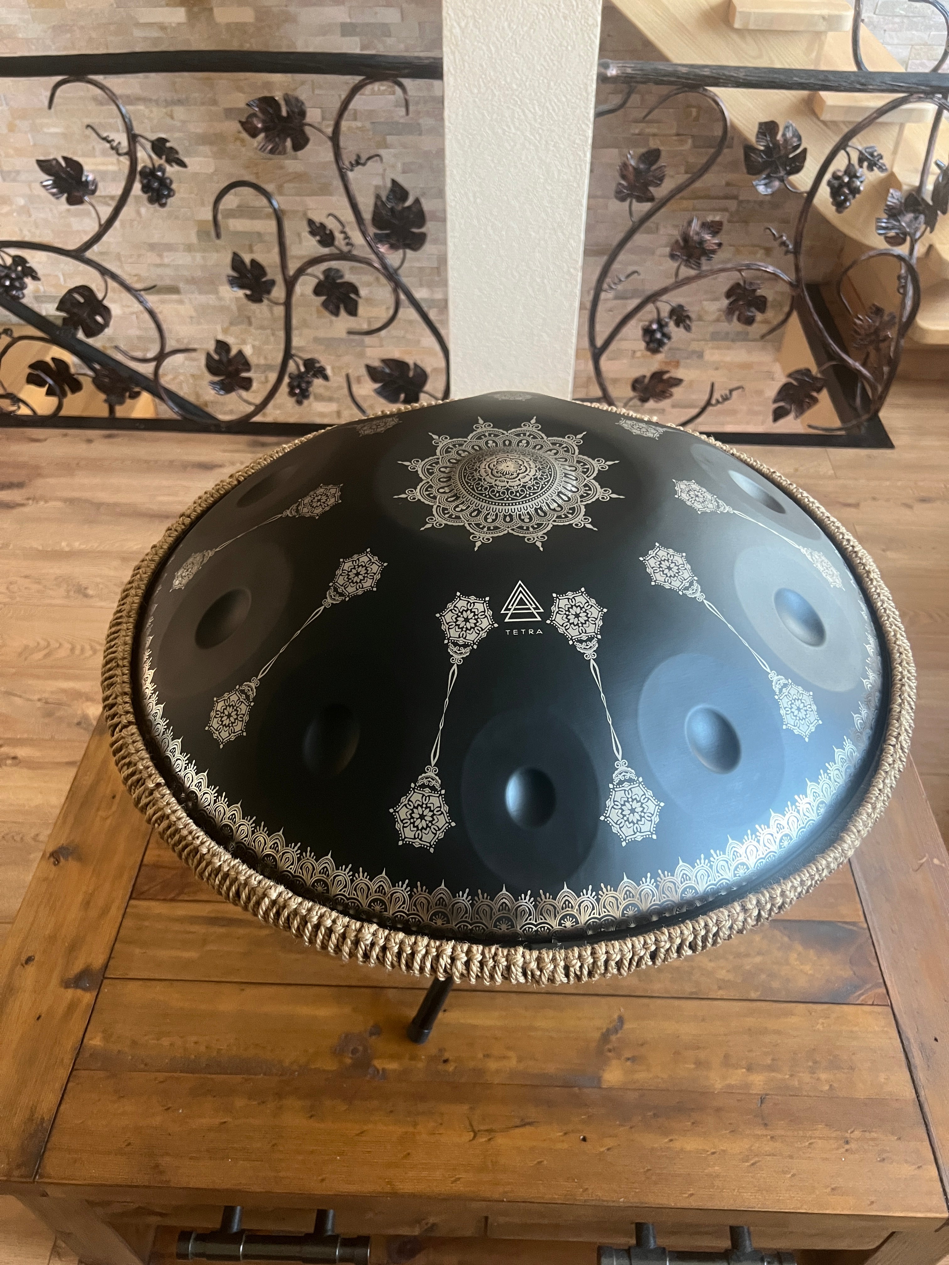Tetra Handpan | D Kurd | 10 Notes | Black Mandala| 432 Hz – Tetra